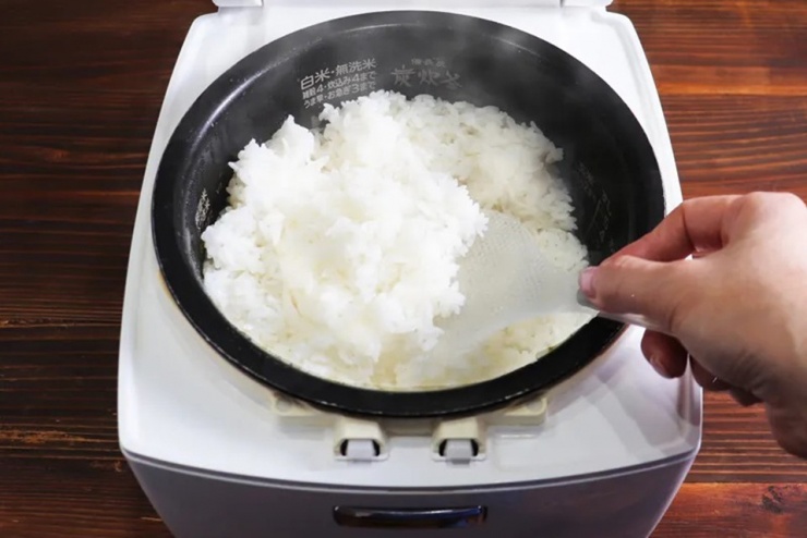 Cất cơm trong tủ lạnh ăn dần - 2