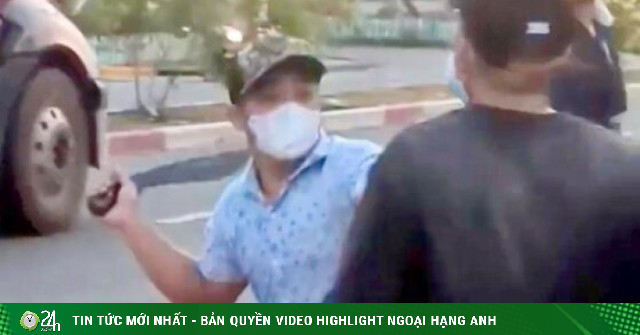 Mâu thuẫn lúc làm việc, nhóm công nhân hẹn nhau 'giải quyết' bằng mã tấu