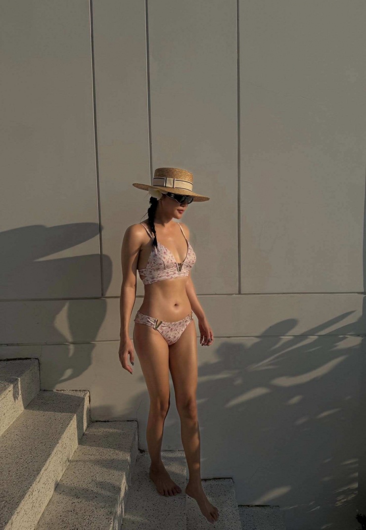 Văn Mai Hương tiếp tục gây chú ý ở tuổi 31 - 5