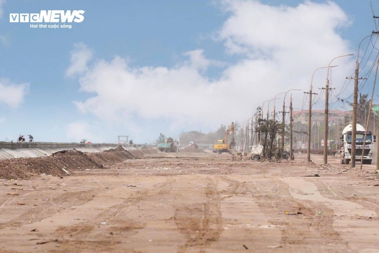 Bãi biển Ninh Bình 'hồi sinh' sau dự án 500 tỷ, đón những du khách đầu tiên - 6