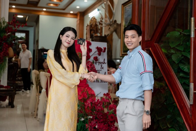 Văn Thanh tặng bạn gái 'thẻ đen' trong lễ dạm ngõ - 3
