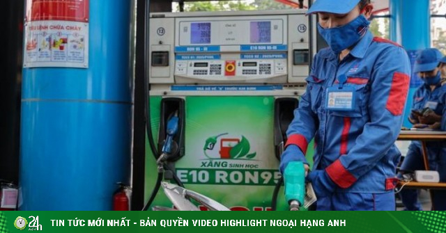 Giá xăng dầu mới nhất tối 22/4: Giá dầu thế giới chạm mốc 100 USD/thùng, trong nước giảm mạnh