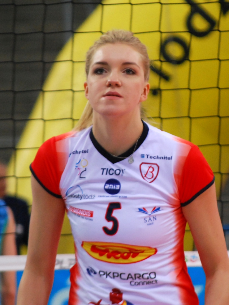 Korneluk tạm dừng sự nghiệp