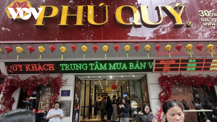 Tiền đổ mạnh vào tiết kiệm - 3