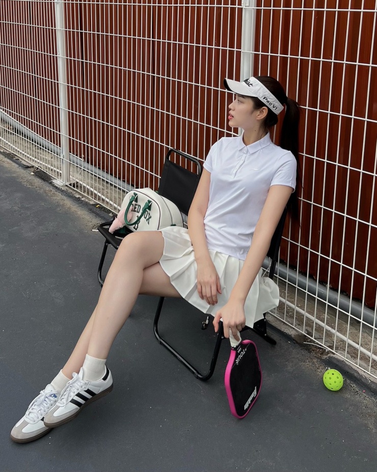 Đỗ Thị Hà khoe dáng khi đi chơi pickleball cùng chồng thiếu gia - 6
