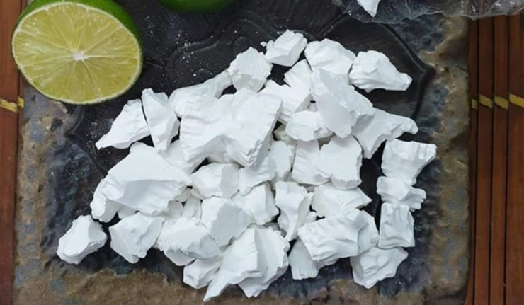 Sự kết hợp giữa đặc tính chống viêm và chống oxy hóa trong bột sắn dây giúp bảo vệ não, ngăn ngừa suy giảm nhận thức và cải thiện hiệu suất hoạt động của não. Đặc biệt, việc sử dụng bột sắn dây còn hỗ trợ phục hồi sau chấn thương sọ não và giảm nguy cơ đột quỵ.