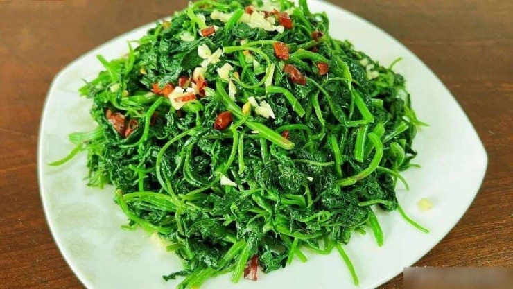 Loại rau dại được ví như "siêu thực phẩm" bị lãng quên, giúp bổ máu, tốt xương, ổn định huyết áp, trộn tỏi ớt cực ngon - 8