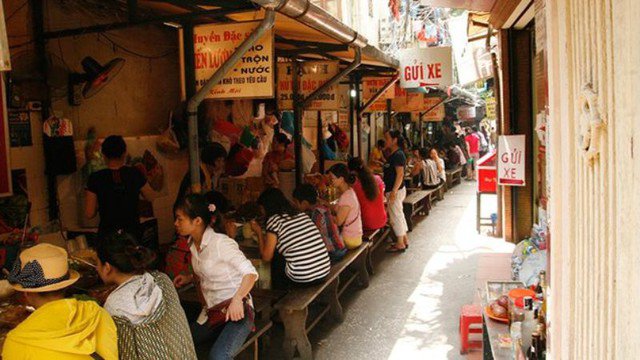 Khám phá ẩm thực ở chợ Đồng Xuân