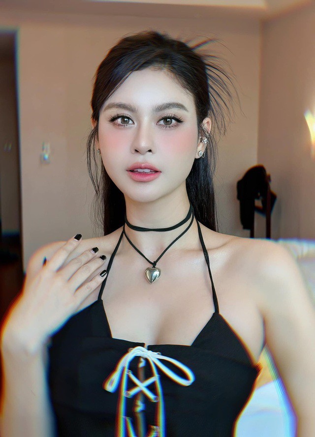 Trương Quỳnh Anh được nhận xét là người đẹp đa tài của showbiz Việt. Nhiều khán giả khen Trương Quỳnh Anh là một trong những mỹ nhân Việt luôn giữ phong độ ngoại hình.