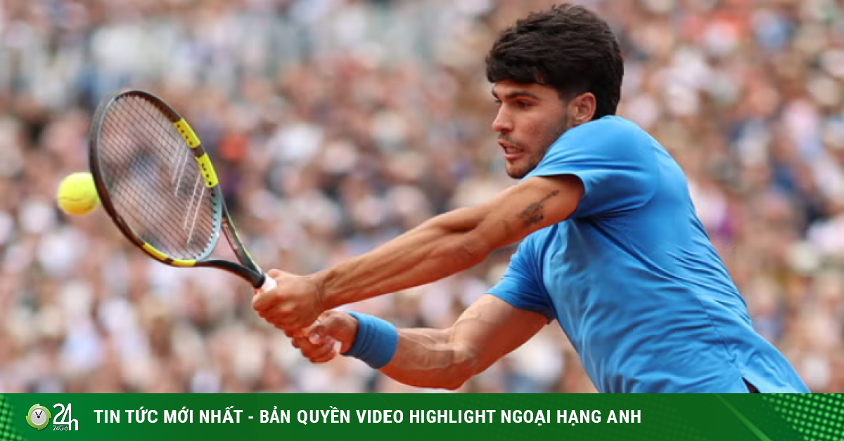 Alcaraz xoay chuyển cả thế giới tennis, Sinner là số 1 vẫn phải thích nghi theo