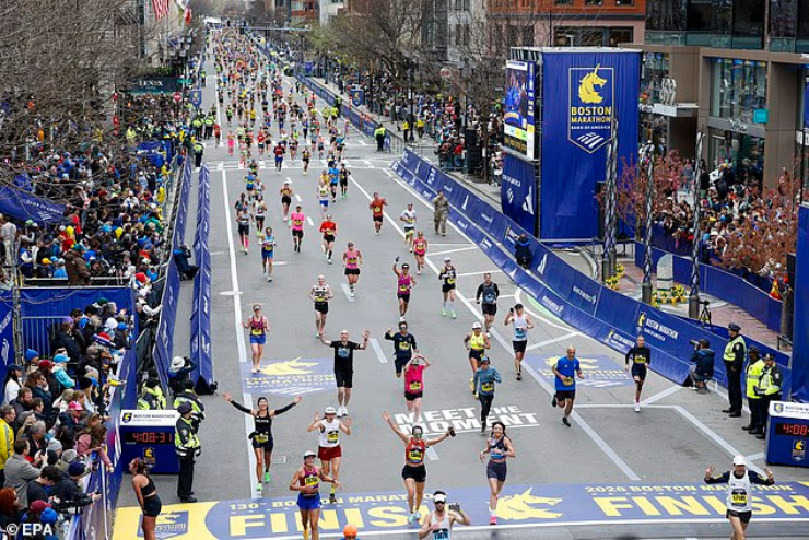 Boston Marathon 2026 có hơn 30.000 VĐV đến từ 130 quốc gia tham dự