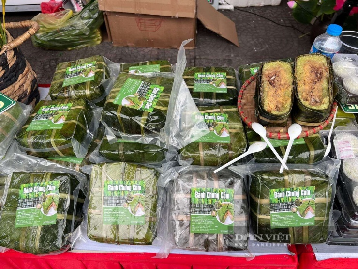 Du khách ùn ùn đổ về, loạt món “hot hit” cháy hàng ngay lúc này - 9