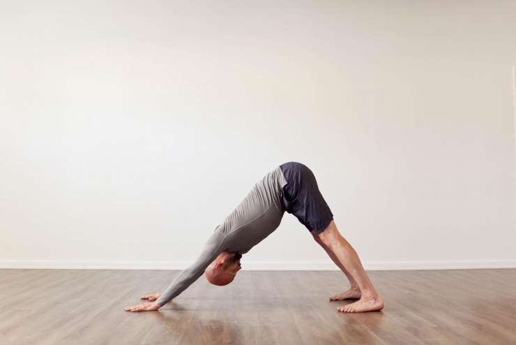 4. Utkatasana - Tư thế Chiếc ghế