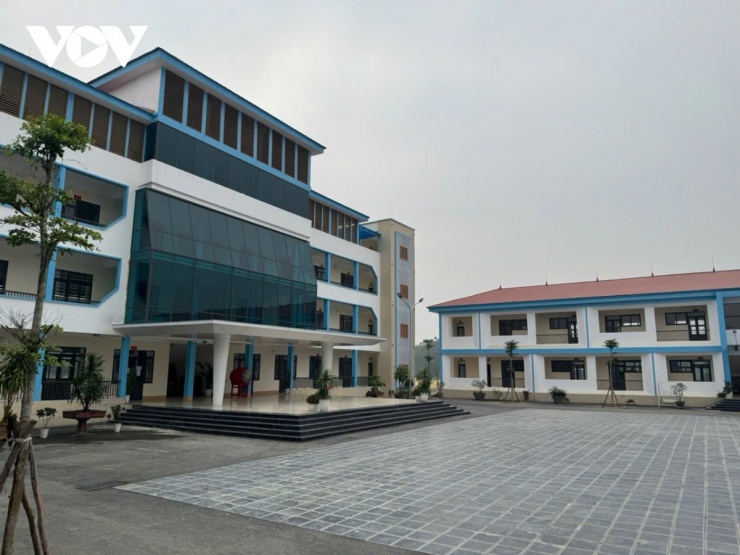 Công trình Trường THCS Nguyễn Quang Bích (nay là Trường THCS Lý Nam Đế) được đầu tư xây mới gần 65 tỷ dồng.