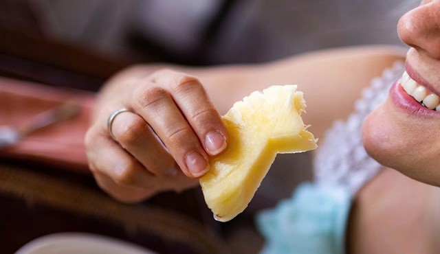 Nếu ăn với lượng vừa phải, dứa không phải là yếu tố gây tăng cân trực tiếp.
