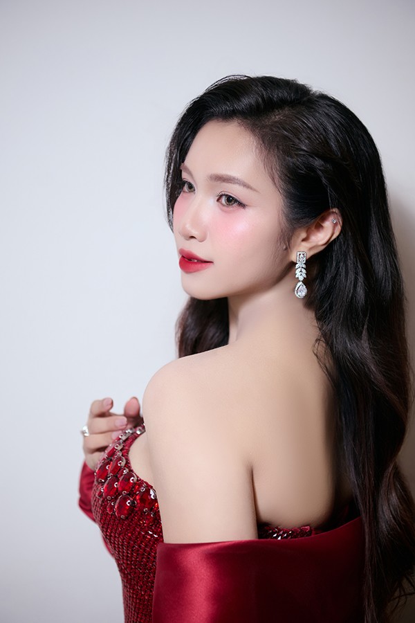 Được biết, trong sự kiện ra mắt phim "Heo năm móng" vào ngày 22/4 đang thu hút sự quan tâm của truyền thông và khán giả, đặc biệt khi đánh dấu màn tái xuất của bộ đôi nhà sản xuất Võ Thanh Hòa và Mai Bảo Ngọc sau thành công của "Truy tìm long diên hương".