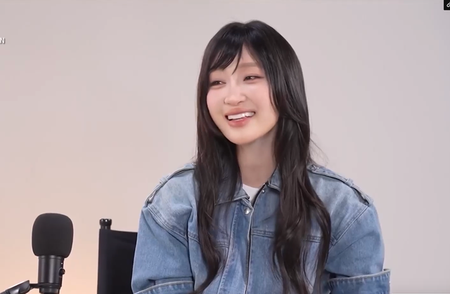 Ca sĩ Juky San trong chương trình "Sao Check". Ảnh VTV