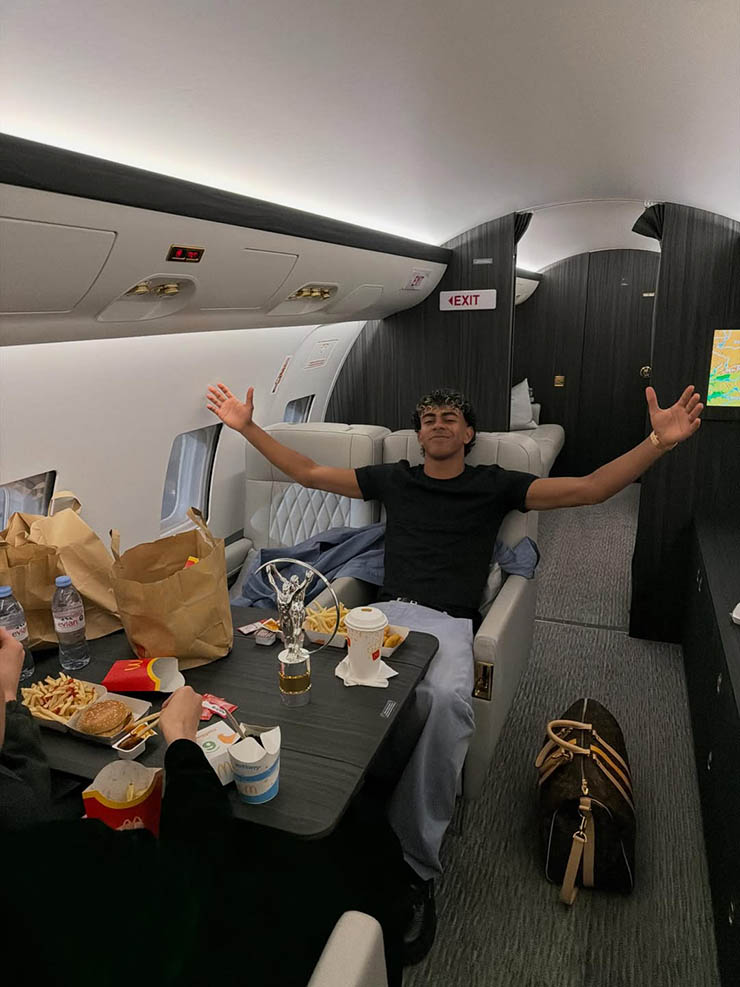 Sao trẻ bị tố vô kỷ luật, tự làm đau chính mình? - 2