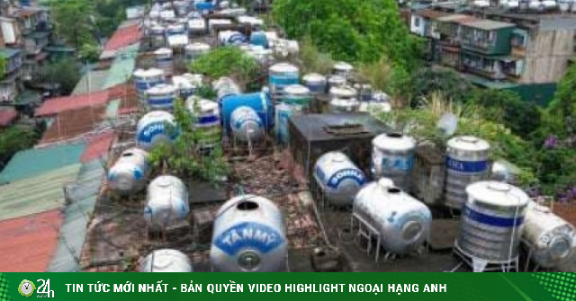 Tập thể Thanh Xuân Bắc cõng hàng nghìn bom nước trên mái