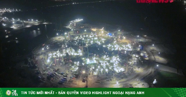 Đại công trường rực sáng xuyên đêm, tăng tốc xây sân vận động lớn nhất thế giới