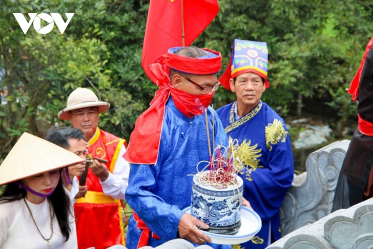 Nghi lễ rước hương linh cụ Lê Lộc về lại Mả Dấu