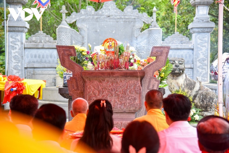 Về Ninh Bình trẩy hội đền Lăng thờ Tứ vị Hoàng đế - 15