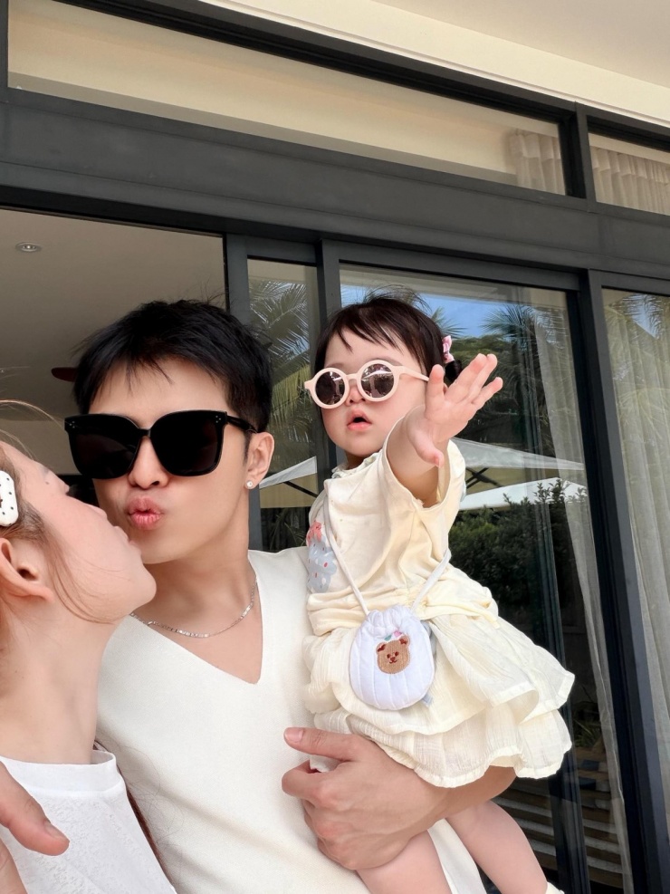 Ảnh sao 25/4: Gia đình Ngô Thanh Vân được nhận xét trông giống nhau - 6