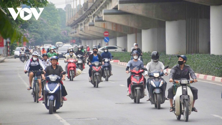 Theo Trung tâm Dự báo khí tượng thủy văn quốc gia từ ngày 25 đến 27/4 (tức ngày 9-11 tháng 3 âm lịch) khu vực Bắc Bộ nhiều mây, có mưa rào và dông vài nơi, trưa chiều giảm mây trời nắng. Từ ngày 26 đến 27/4, khu vực này nhiều mây, có mưa, mưa rào rải rác và có nơi có dông (mưa tập trung vào chiều tối và đêm). 