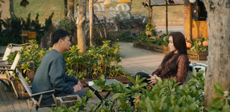 Vợ cũ của Hoàng tìm gặp và đòi chia đất. Ảnh VTV