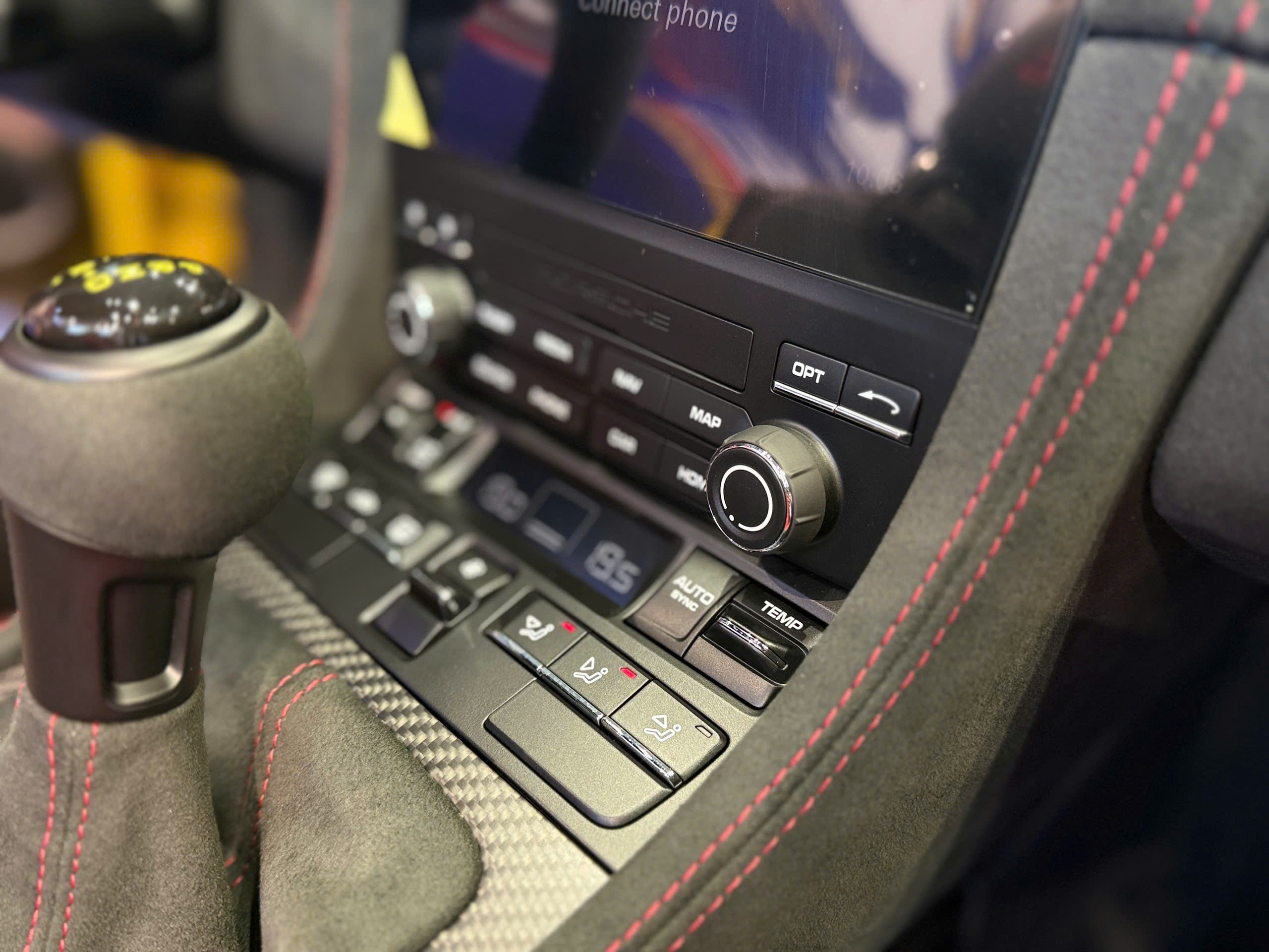 Kết hợp cùng hộp số ly hợp kép PDK 7 cấp và hệ dẫn động cầu sau.