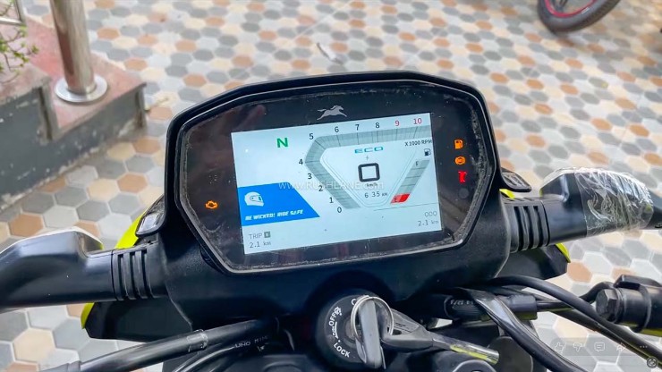 Xe côn tay giá ngang Honda Future gây chú ý nhờ trang bị “có 1-0-2” - 2