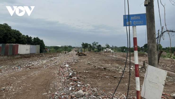 Dự án xây dựng cầu Tứ Liên có tổng chiều dài khoảng 5,15 km, kết nối từ nút giao đường Nghi Tàm đến đường Trường Sa, với tổng mức đầu tư hơn 20.000 tỷ đồng.