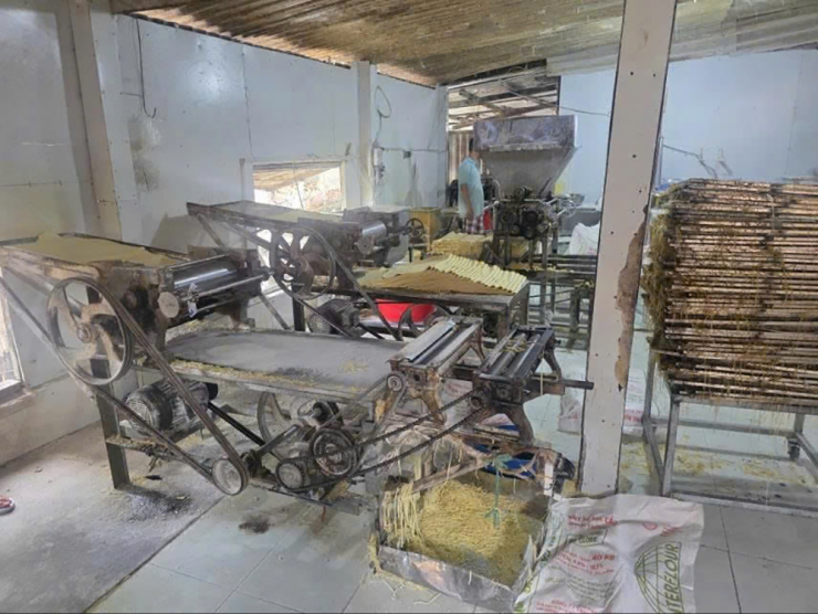 Công an TPHCM đột kích cơ sở 12 năm sản xuất 2.800 tấn mì trộn chất cấm của cặp vợ chồng - 2