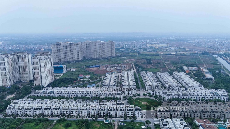 Dự án khu B thuộc Khu đô thị mới Dương Nội của Công ty TNHH Tập đoàn Nam Cường (nay là Công ty Cổ phần Tập đoàn Nam Cường). Dự án Khu đô thị mới Dương Nội có diện tích quy hoạch là 197 ha.