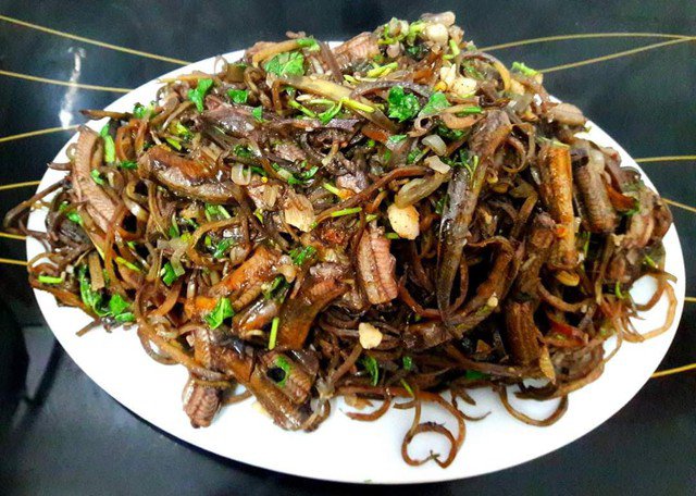 Lươn xào hoa chuối