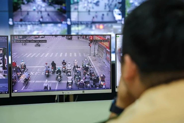 Camera AI hoạt động 24/7, tự động bắt lỗi, CSGT sẽ kiểm duyệt trước khi ra thông báo.