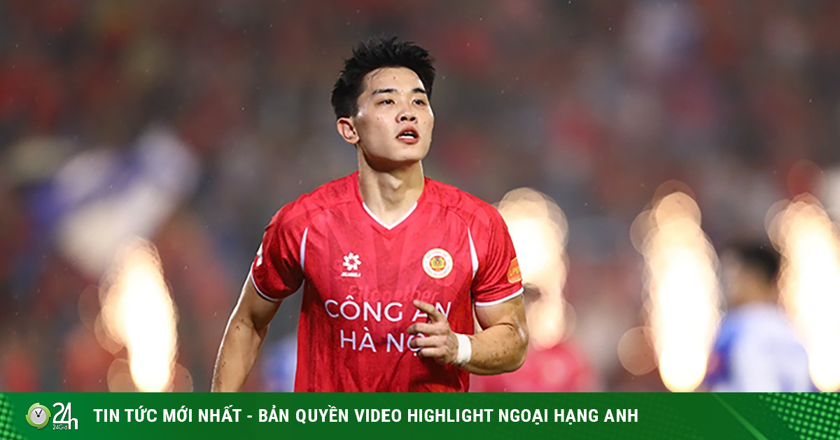Đình Bắc khiêm tốn sau cú hat-trick "lịch sử", Công an Hà Nội thẳng tiến ngôi vương