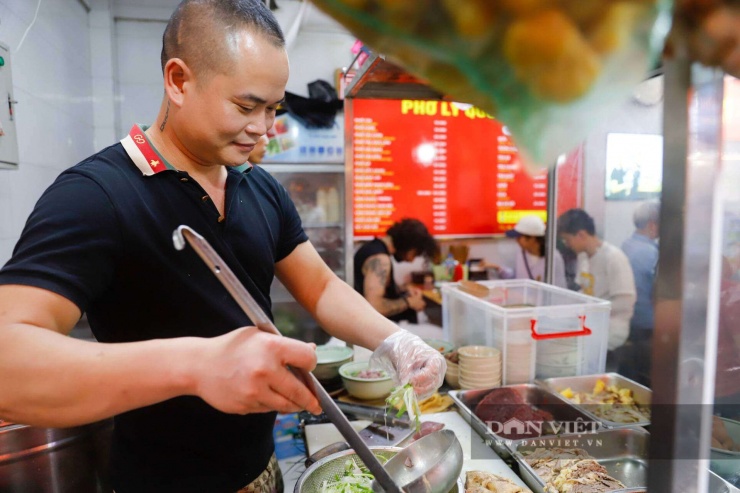 Theo chủ quán anh Thiều Văn Mùi, lượng khách tăng chóng mặt sau sự kiện Tổng thống Hàn Quốc ghé thăm; thực khách thường hỏi kỹ về vị trí ngồi, món ăn và thực đơn hôm đó. 