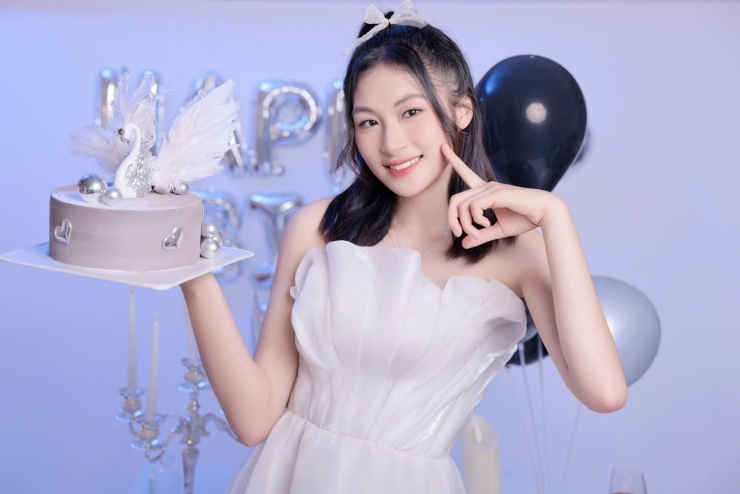 Hoa khôi bóng chuyền hội làng cao 1m80 gây sốt ở Cúp Hùng Vương - 6