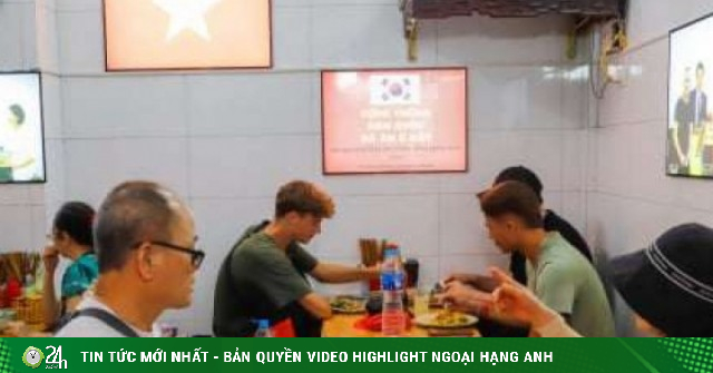 Quán phở đón Tổng thống Hàn Quốc treo ảnh kỷ niệm, lượng khách đến ăn combo Tổng thống tăng chóng mặt