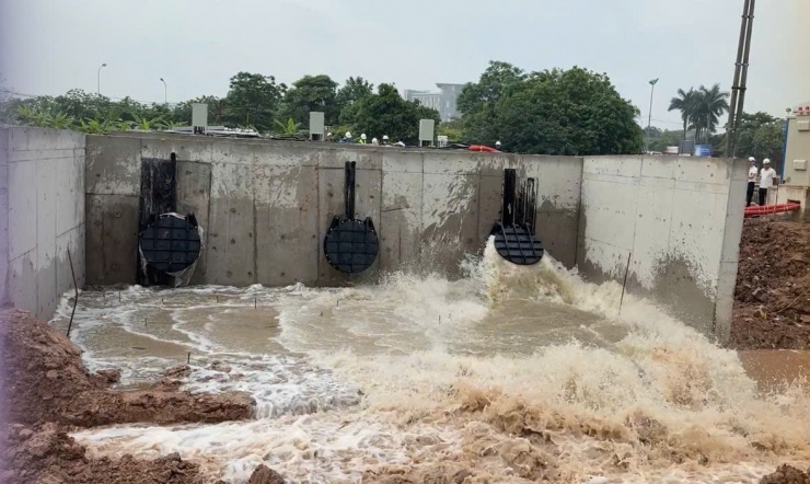 Các trạm bơm được kỳ vọng sẽ giải quyết tình trạng ngập úng của Hà Nội. 