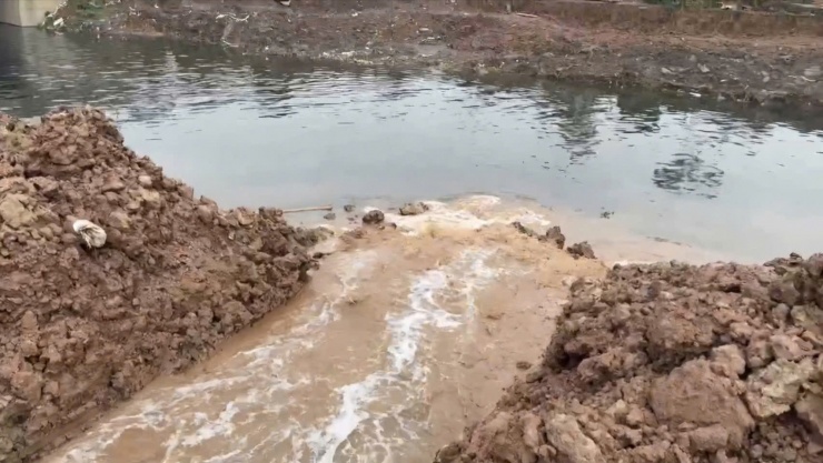 Trạm bơm Cầu Ngà 1 thoát nước ra sông Cầu Ngà. 