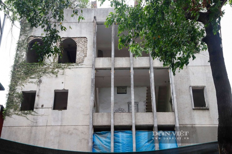 Năm 2013, Zone 9 nổi lên như một hiện tượng văn hóa chưa từng có, cả khu vực được coi là "tổ hợp vui chơi của giới trẻ" tập trung nhiều hàng quán từ café, bar, quán ăn, shop thời trang, studio, phòng triển lãm, lớp học Yoga, nghệ thuật… cho khách tới vui chơi, mua sắm, thư giãn... nhưng rồi cũng lụi tàn chớp nhoáng sau những thảm kịch kinh hoàng. 