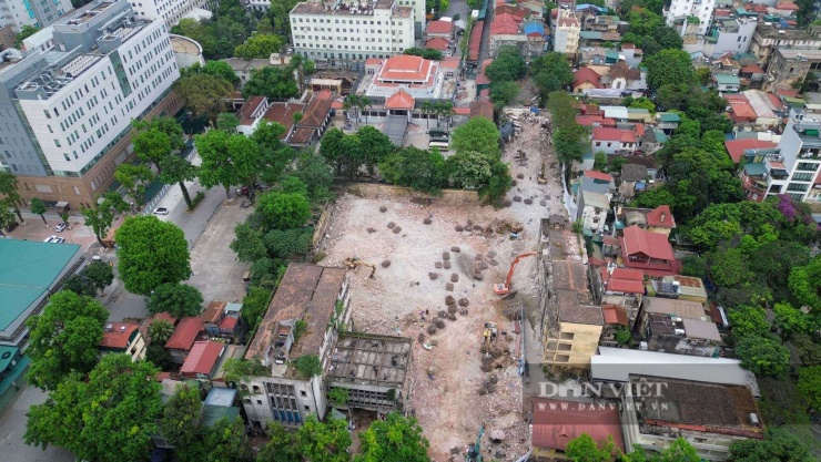 Trong ảnh là khu vực thực hiện giải phóng mặt bằng trước Nhà tang lễ Quốc gia số 5 Trần Thánh Tông.