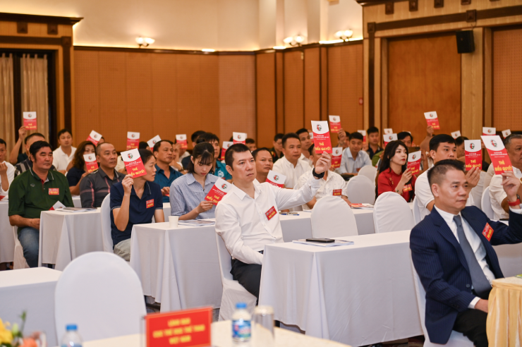 BLV Quang Huy (áo trắng) làm Phó Chủ tịch VFV nhiệm kỳ 2026-2031