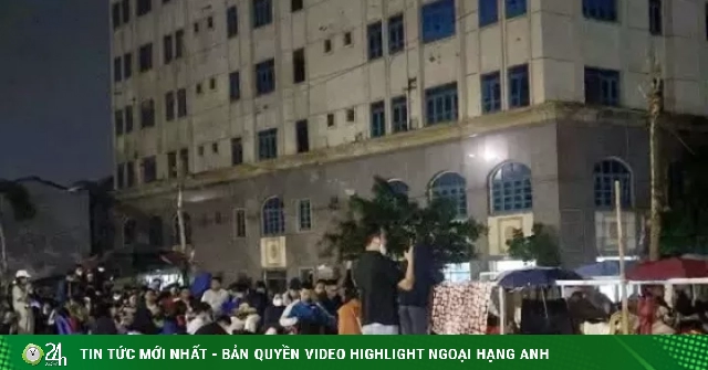 Cảnh xuyên đêm xếp hàng 'giành suất mua' NƠXH giá 1 tỷ đồng tại Hà Nội