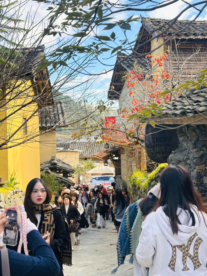 Tí Lầu