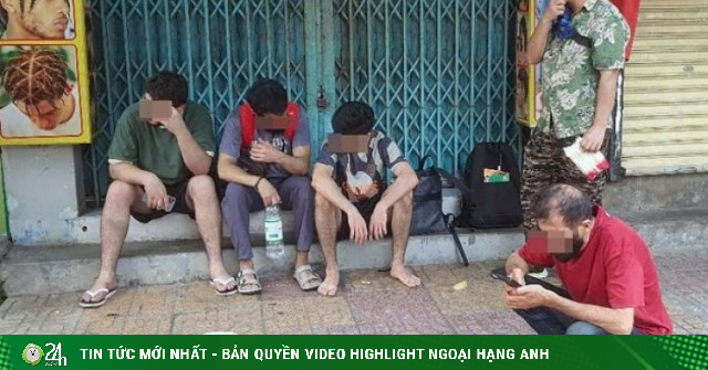 Cháy nhà hàng, 5 người nước ngoài trèo cửa sổ thoát thân