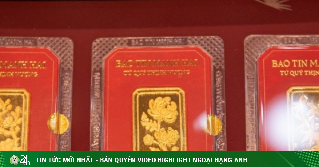 Bỏ 700 triệu mua vàng giá đỉnh, lỗ hơn 60 triệu: Cắt lỗ hay giữ tiếp?