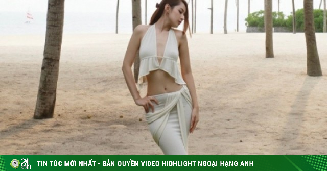 Chi Pu khoe thân hình đồng hồ cát ở Hội An